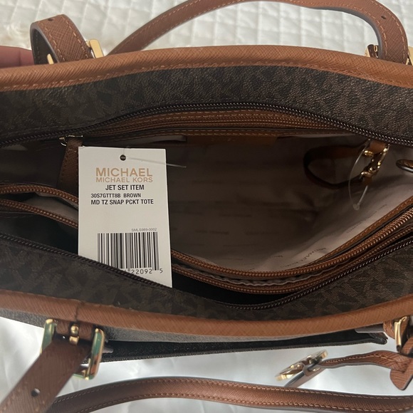 Michael Kors brown signature Jet set tote - Picture 2 of 4
